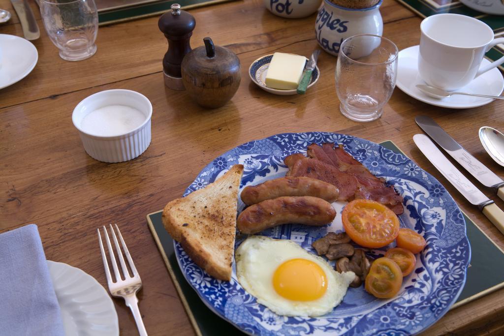 The Old Rectory, Kettlebaston Bed & Breakfast Лавенем Стая снимка